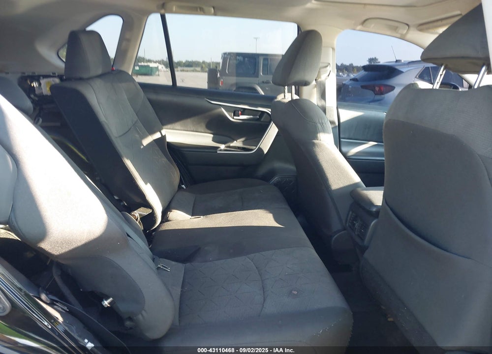 2022 TOYOTA RAV4 VIN: 2T3W1RFV1NC195447