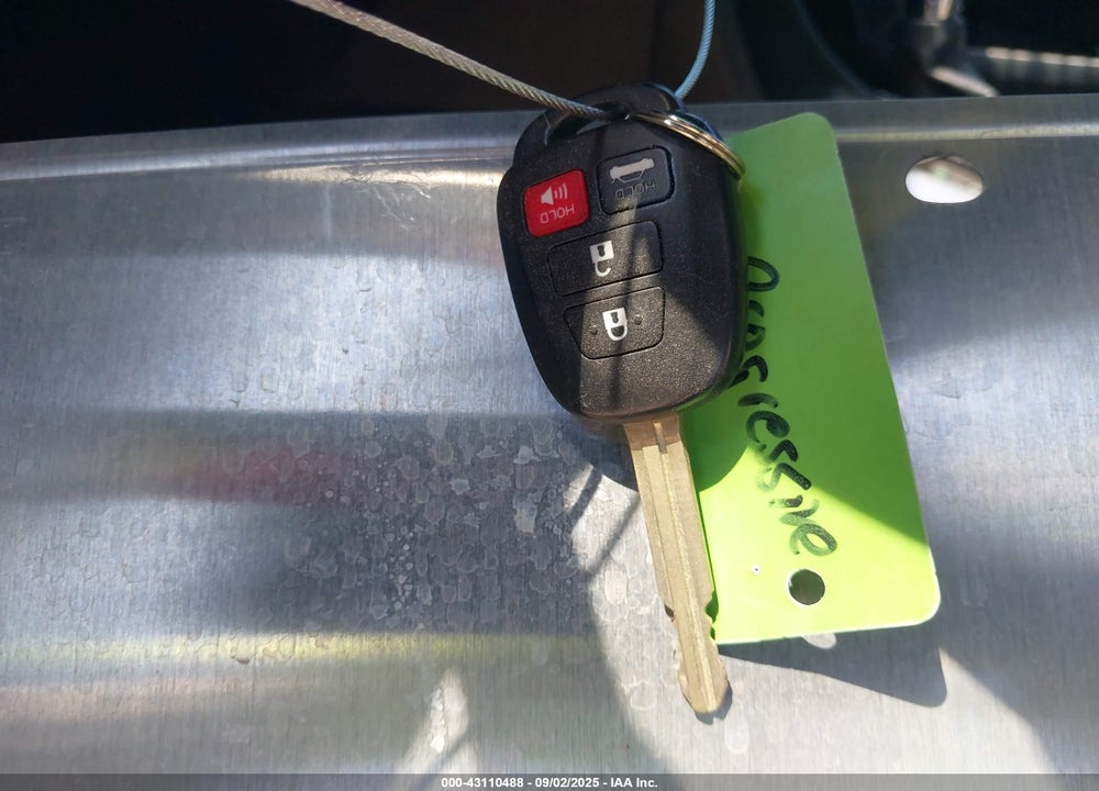 2018 TOYOTA COROLLA LE VIN: 5YFBURHE0JP781997