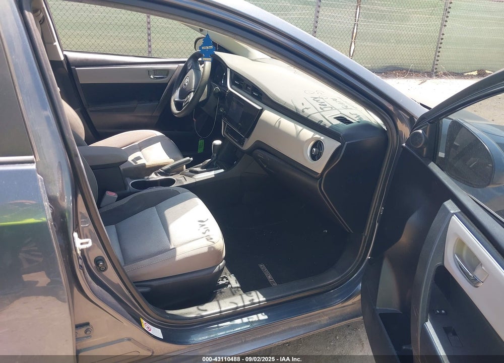 2018 TOYOTA COROLLA LE VIN: 5YFBURHE0JP781997