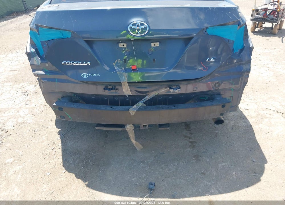 2018 TOYOTA COROLLA LE VIN: 5YFBURHE0JP781997