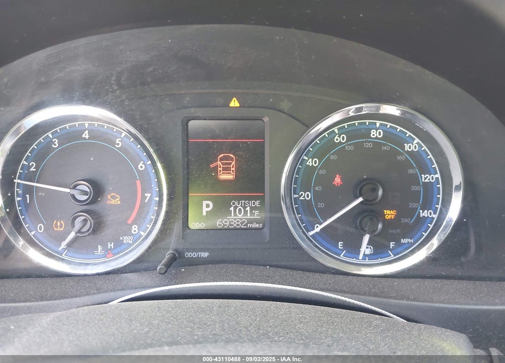 2018 TOYOTA COROLLA LE VIN: 5YFBURHE0JP781997