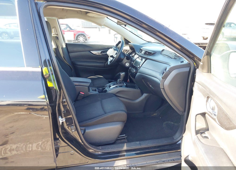 2018 NISSAN ROGUE VIN: KNMAT2MT6JP603328