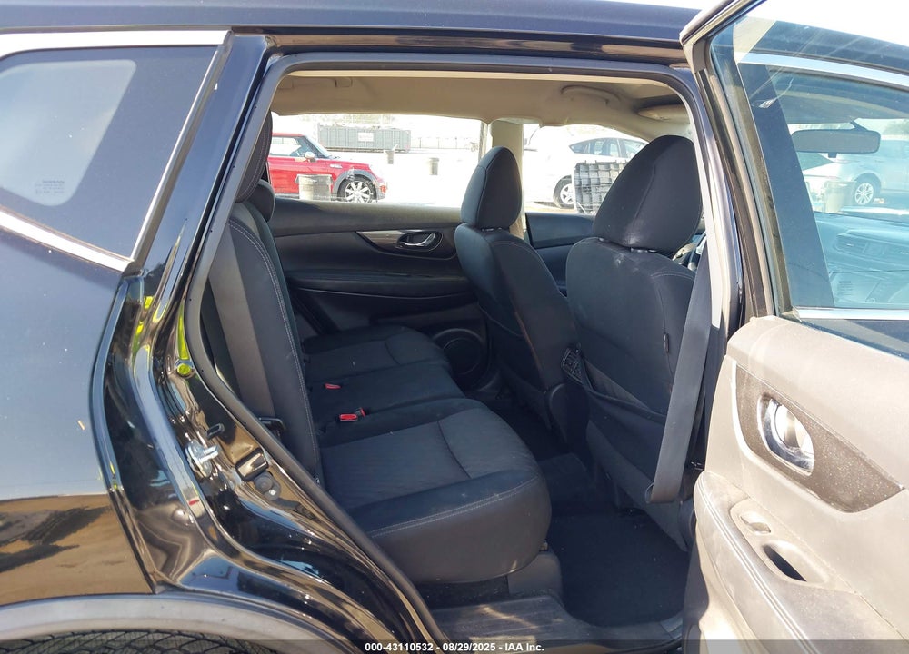 2018 NISSAN ROGUE VIN: KNMAT2MT6JP603328