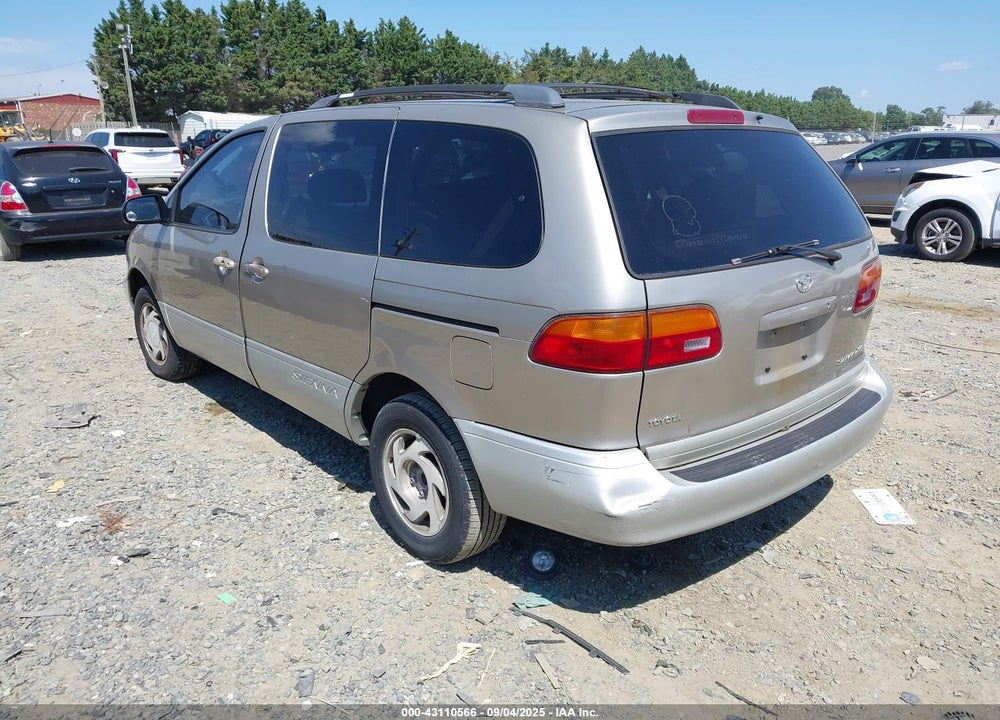 2000 TOYOTA SIENNA XLE VIN: 4T3ZF13C1YU313602