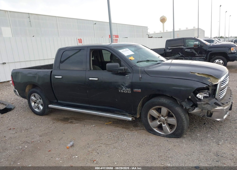 2017 RAM 1500 VIN: 3C6RR6LT0HG738255
