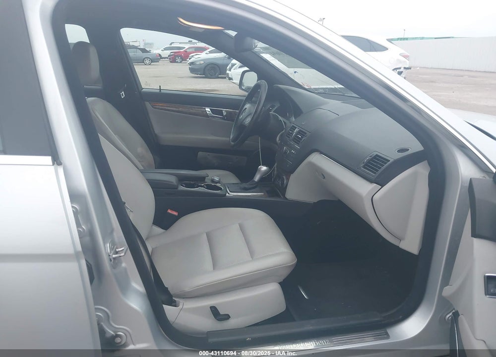 2009 MERCEDES-BENZ C CLASS VIN: WDDGF56X49R055855
