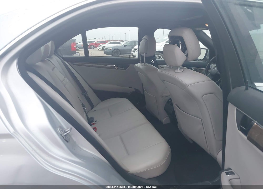 2009 MERCEDES-BENZ C CLASS VIN: WDDGF56X49R055855