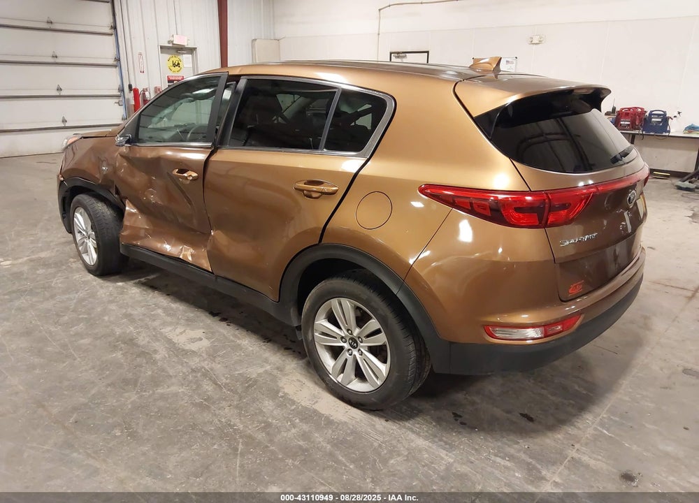 2017 KIA SPORTAGE VIN: KNDPMCAC8H7121956
