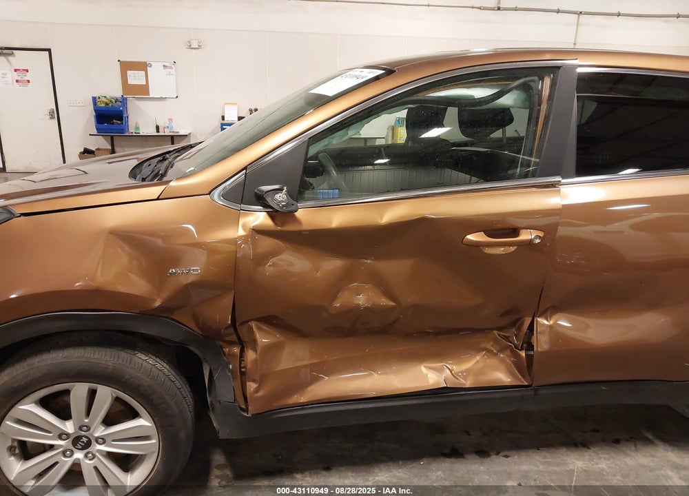 2017 KIA SPORTAGE VIN: KNDPMCAC8H7121956