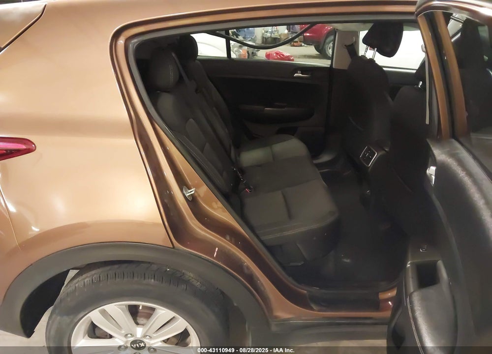 2017 KIA SPORTAGE VIN: KNDPMCAC8H7121956