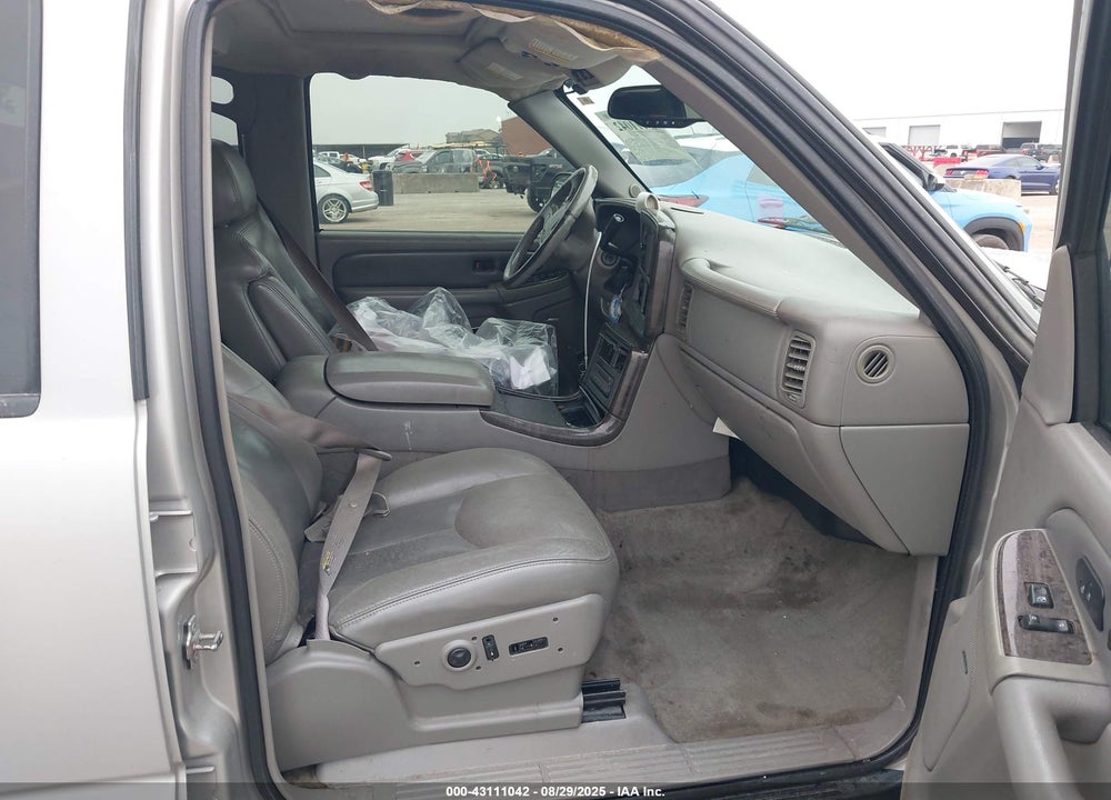 2005 GMC YUKON XL 1500 DENALI VIN: 1GKFK66U75J239410