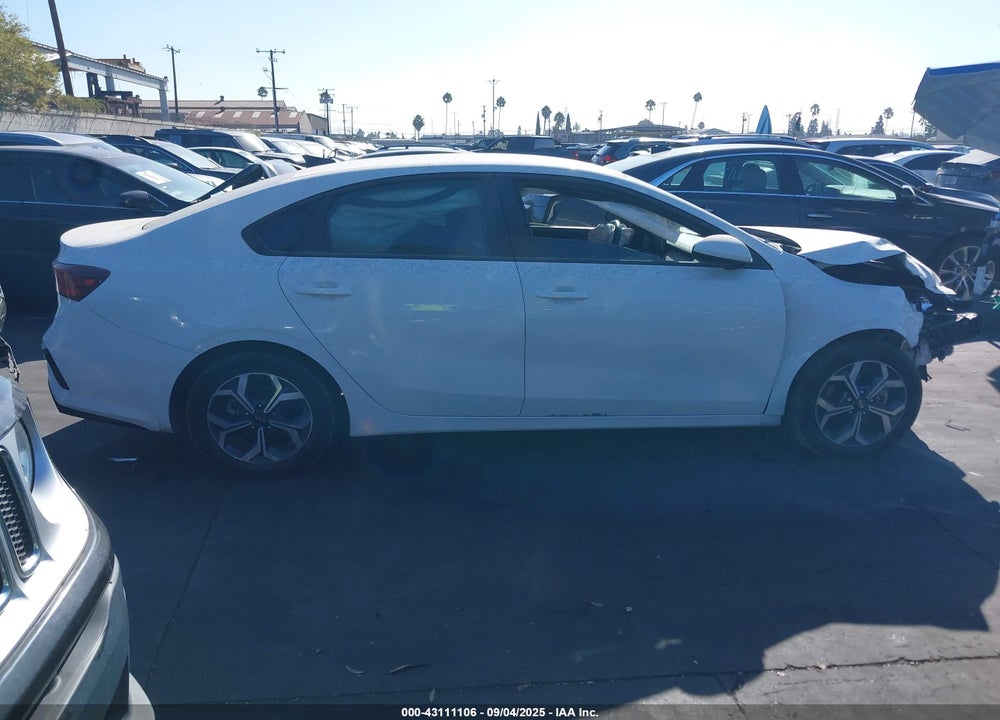 2021 KIA FORTE VIN: 3KPF24AD0ME402580