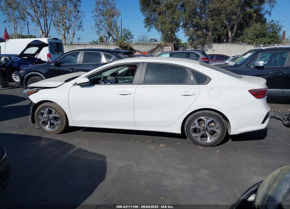 2021 KIA FORTE VIN: 3KPF24AD0ME402580