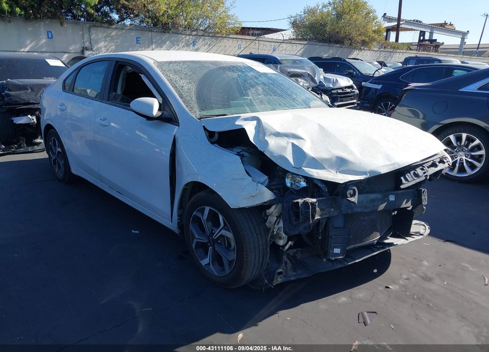 2021 KIA FORTE VIN: 3KPF24AD0ME402580