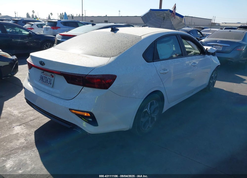 2021 KIA FORTE VIN: 3KPF24AD0ME402580