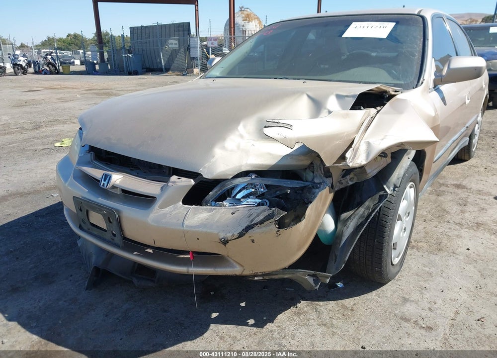 2000 HONDA ACCORD 2.3 LX VIN: 3HGCG6657YG707491