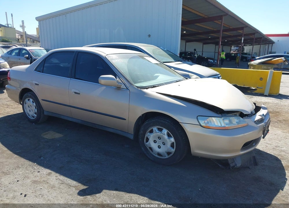 2000 HONDA ACCORD 2.3 LX VIN: 3HGCG6657YG707491