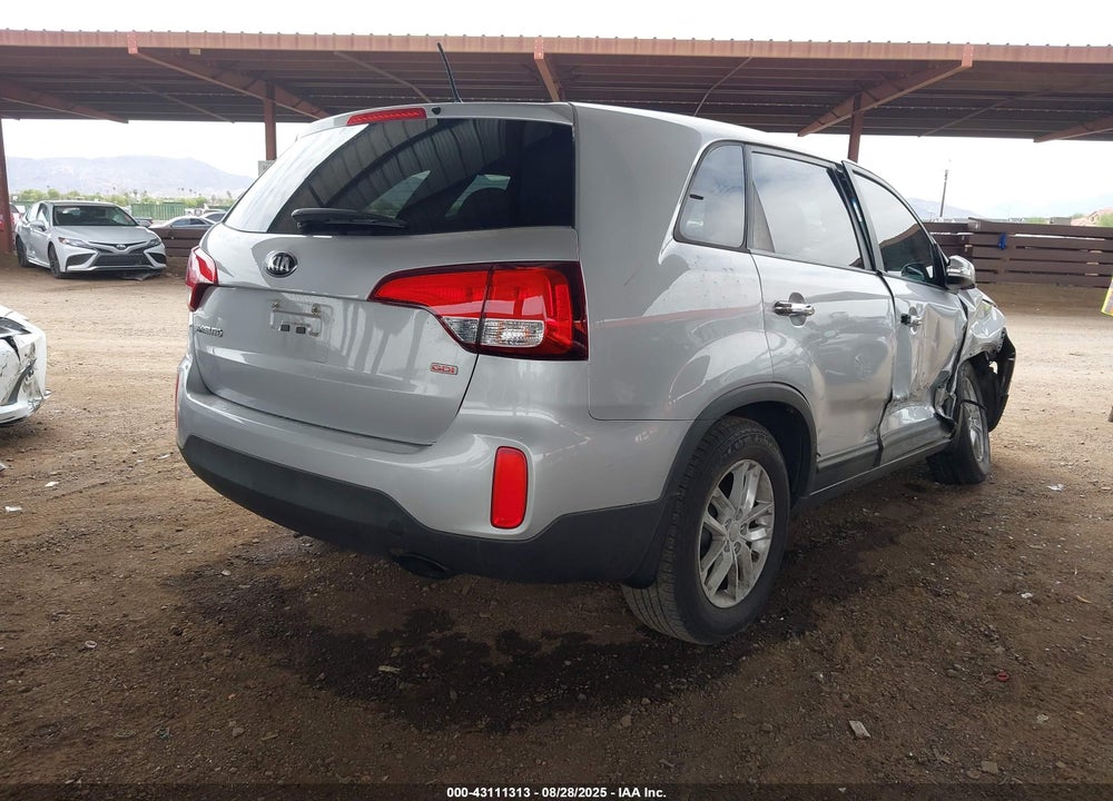 2015 KIA SORENTO VIN: 5XYKTCA62FG552994