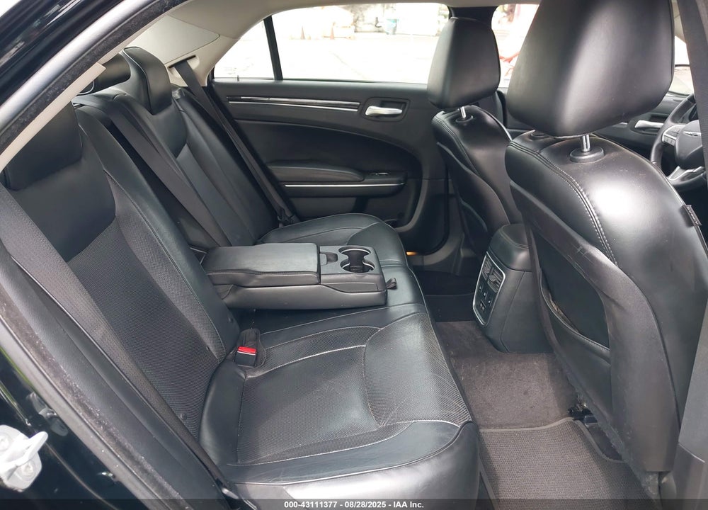 2016 CHRYSLER 300 VIN: 2C3CCAEG4GH294819