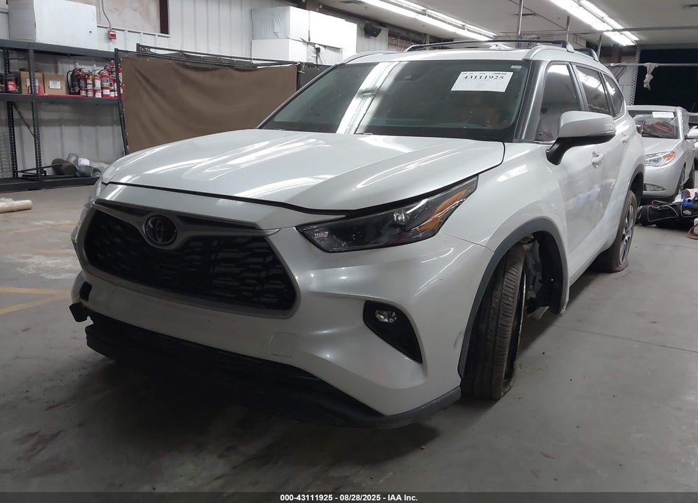 2023 TOYOTA HIGHLANDER XLE VIN: 5TDKDRAH6PS003112