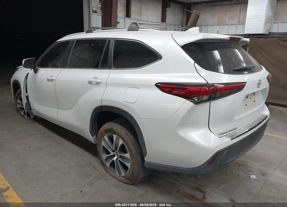 2023 TOYOTA HIGHLANDER XLE VIN: 5TDKDRAH6PS003112
