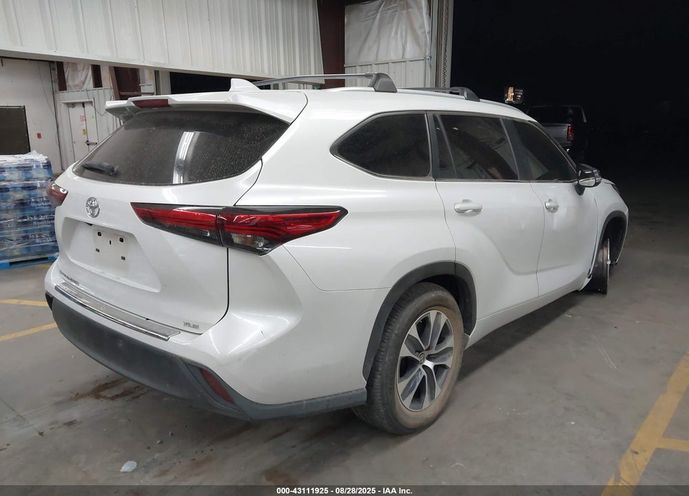 2023 TOYOTA HIGHLANDER XLE VIN: 5TDKDRAH6PS003112