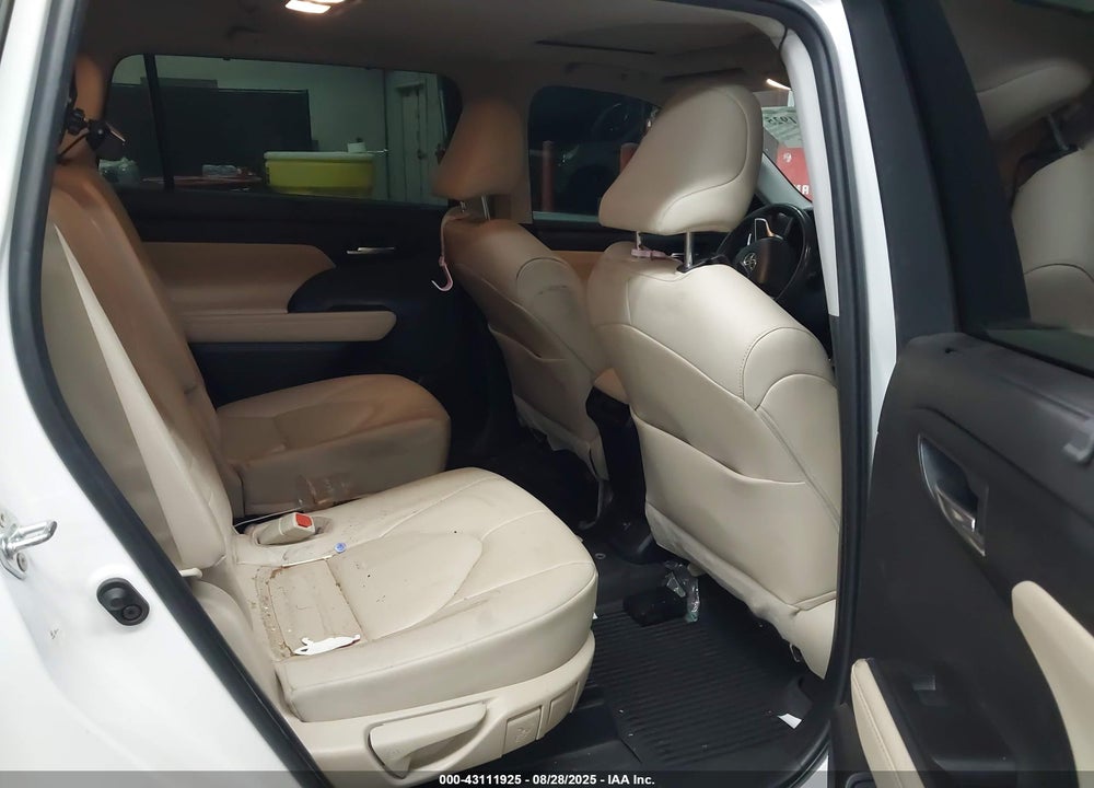2023 TOYOTA HIGHLANDER XLE VIN: 5TDKDRAH6PS003112