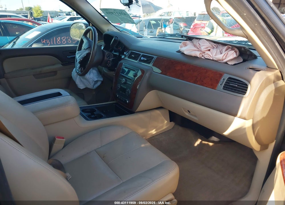2010 CHEVROLET TAHOE LT VIN: 1GNUKBE04AR109971
