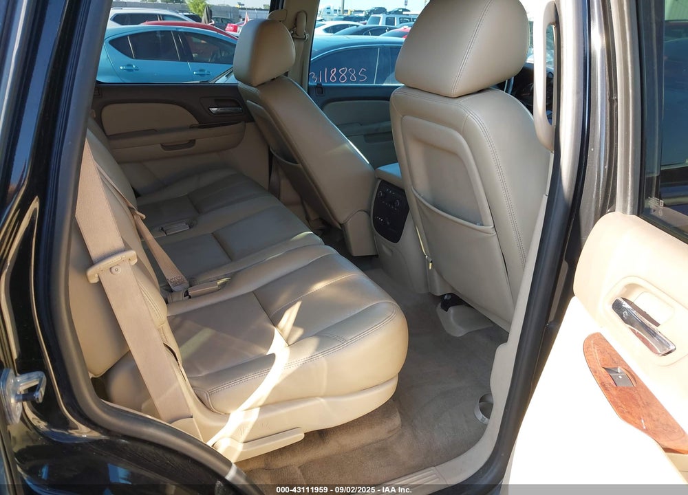2010 CHEVROLET TAHOE LT VIN: 1GNUKBE04AR109971