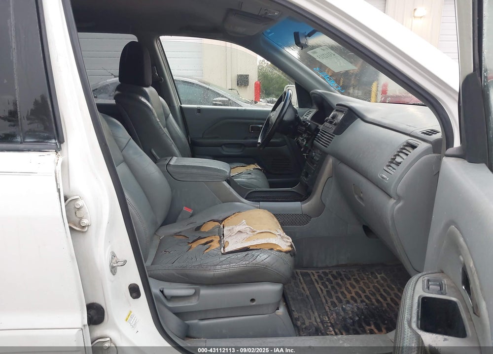 2004 HONDA PILOT EX-L VIN: 5FNYF18684B010153