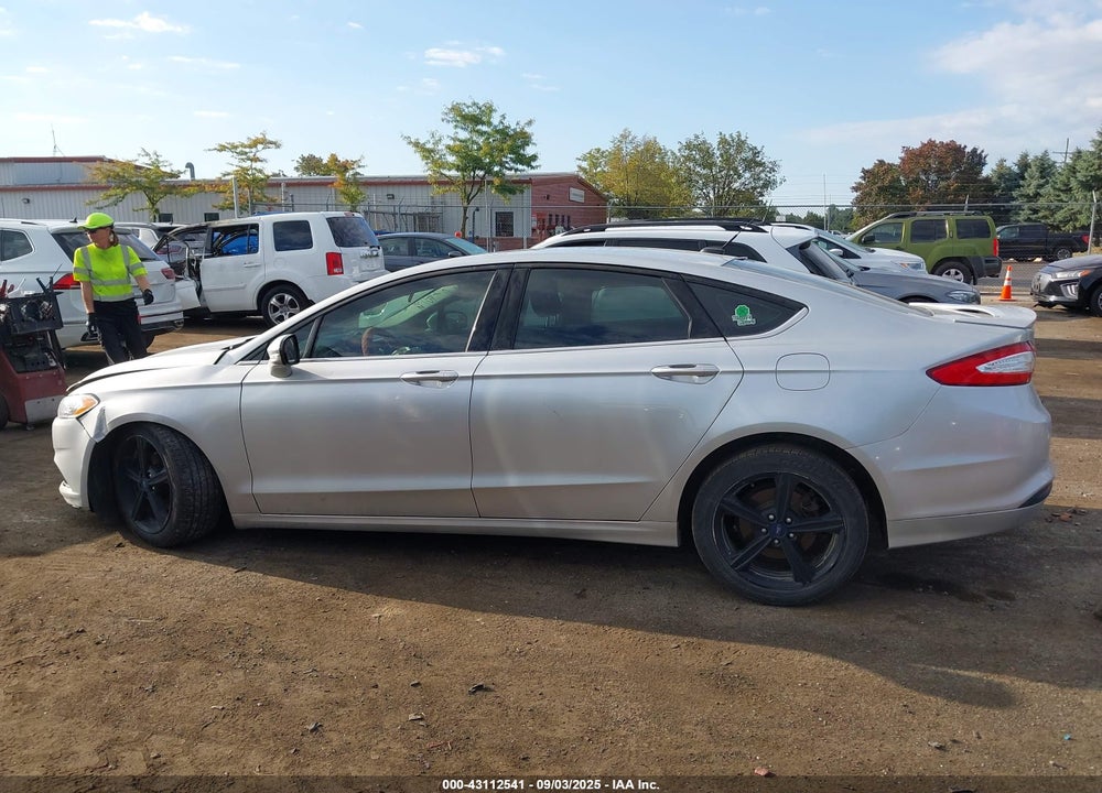 2016 FORD FUSION VIN: 3FA6P0H77GR256420