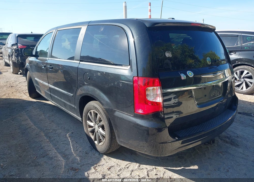 2015 CHRYSLER TOWN & COUNTRY VIN: 2C4RC1HG6FR571657