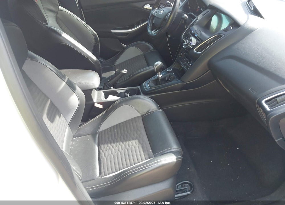 2017 FORD FOCUS ST VIN: 1FADP3L92HL251899