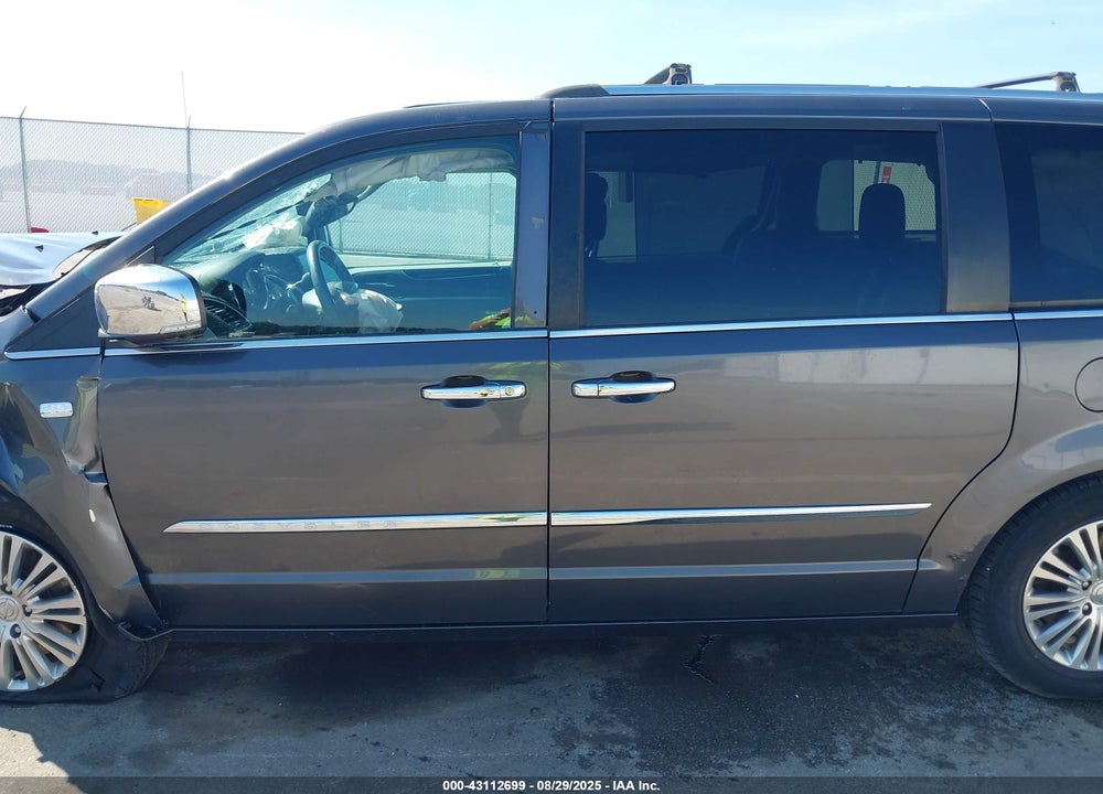 2014 CHRYSLER TOWN & COUNTRY VIN: 2C4RC1CG5ER368474