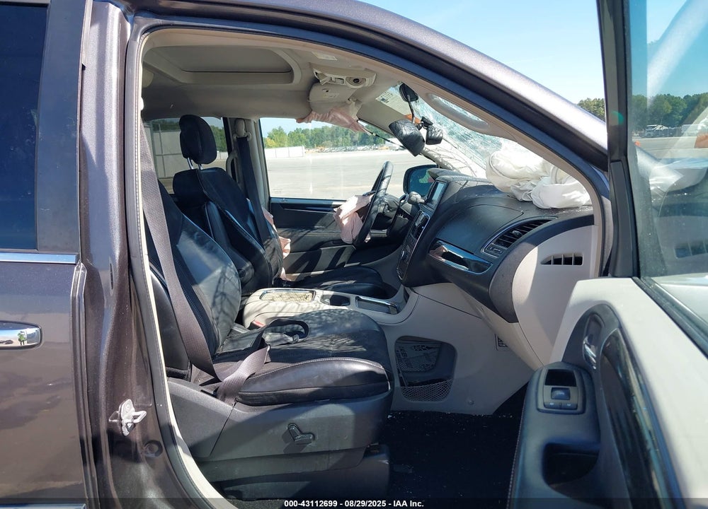 2014 CHRYSLER TOWN & COUNTRY VIN: 2C4RC1CG5ER368474