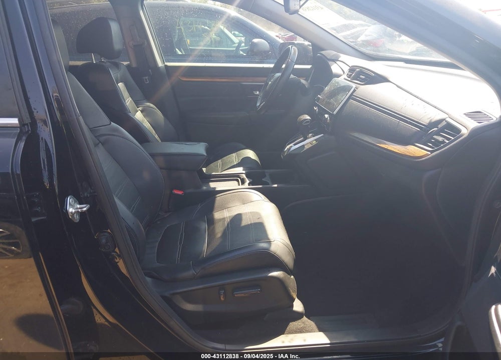 2018 HONDA CR-V VIN: 2HKRW2H99JH615185