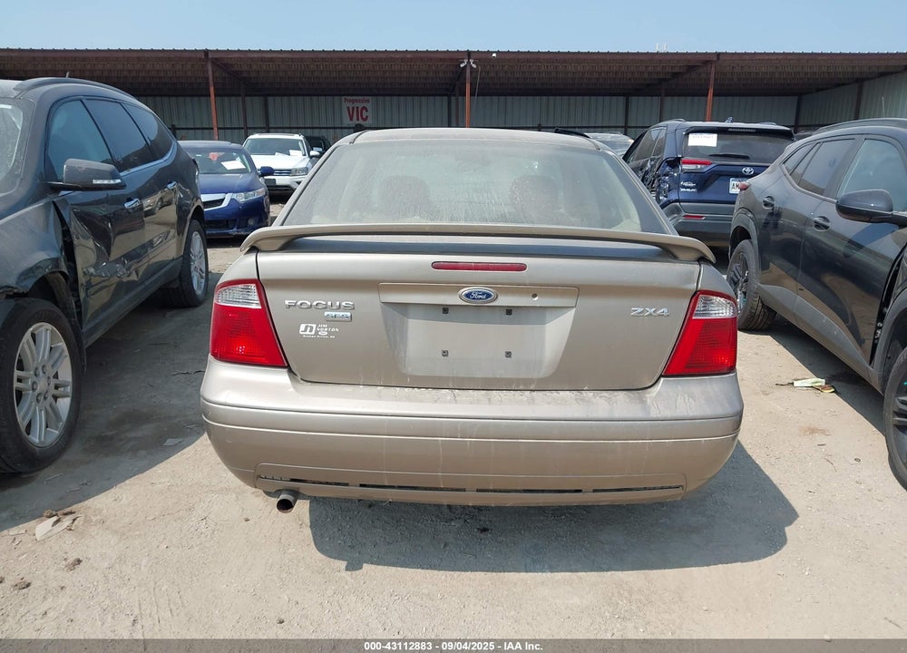 2005 FORD FOCUS ZX4 VIN: 1FAFP34N05W246229
