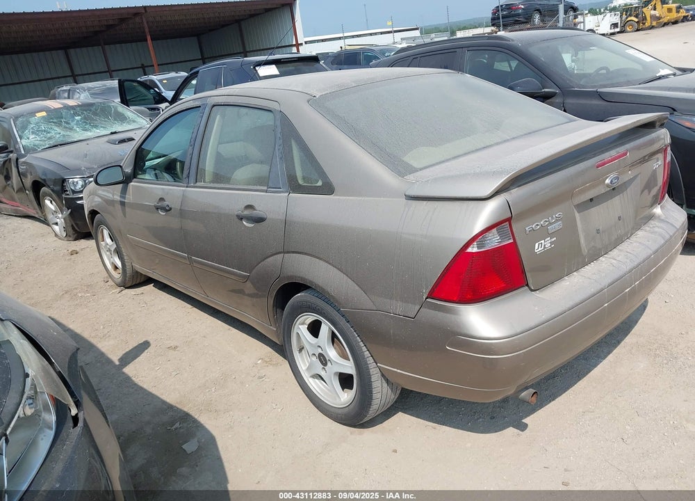 2005 FORD FOCUS ZX4 VIN: 1FAFP34N05W246229