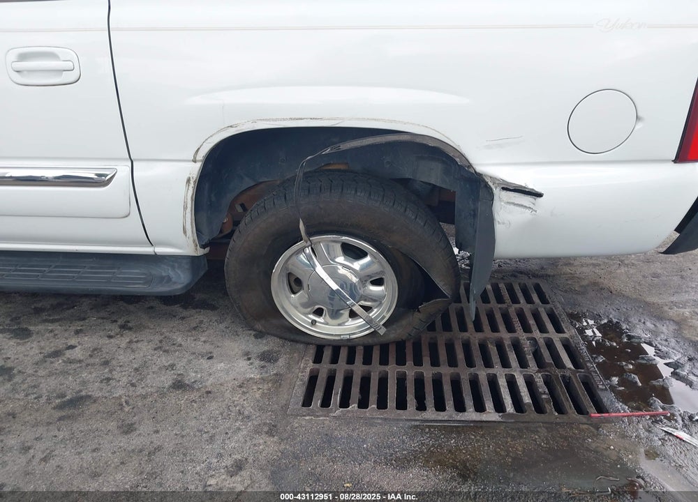 2003 GMC YUKON XL 1500 SLT VIN: 1GKEC16Z23J236810