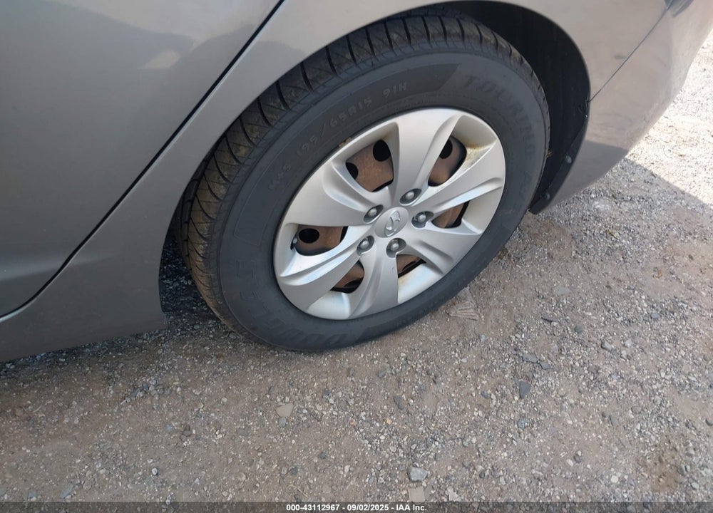 2016 HYUNDAI ELANTRA VIN: KMHDH4AE4GU619713