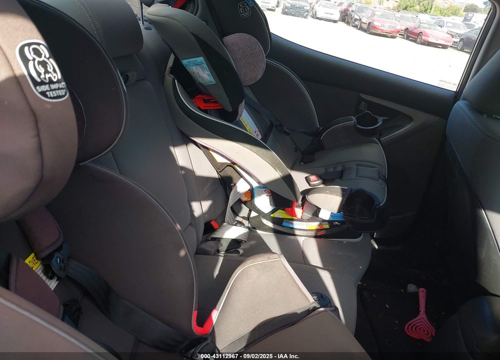 2016 HYUNDAI ELANTRA VIN: KMHDH4AE4GU619713