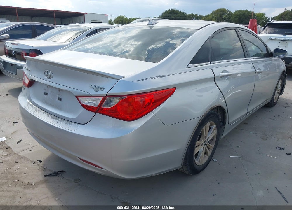 2013 HYUNDAI SONATA VIN: 5NPEB4AC3DH647985