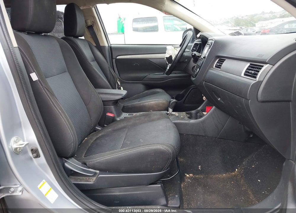 2016 MITSUBISHI OUTLANDER SE VIN: JA4AD3A37GZ034388