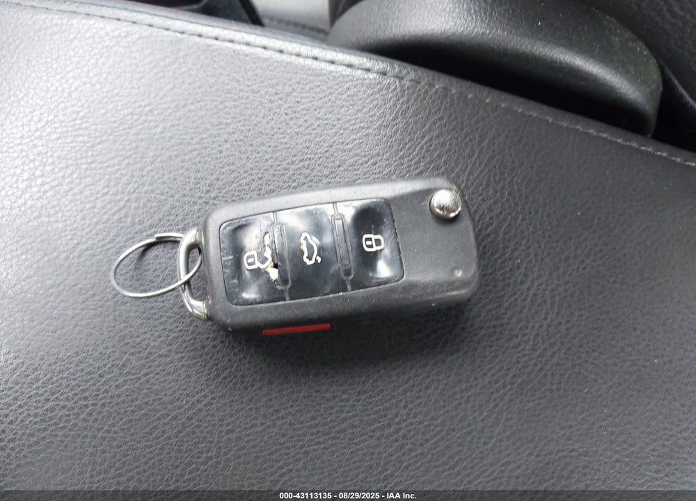2016 VOLKSWAGEN TIGUAN S VIN: WVGBV7AX5GW532913