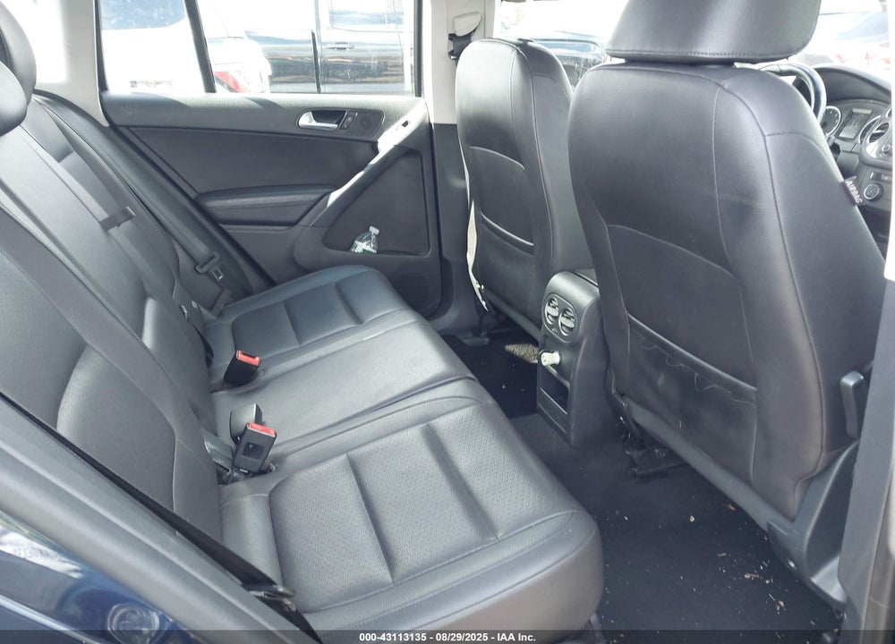 2016 VOLKSWAGEN TIGUAN S VIN: WVGBV7AX5GW532913