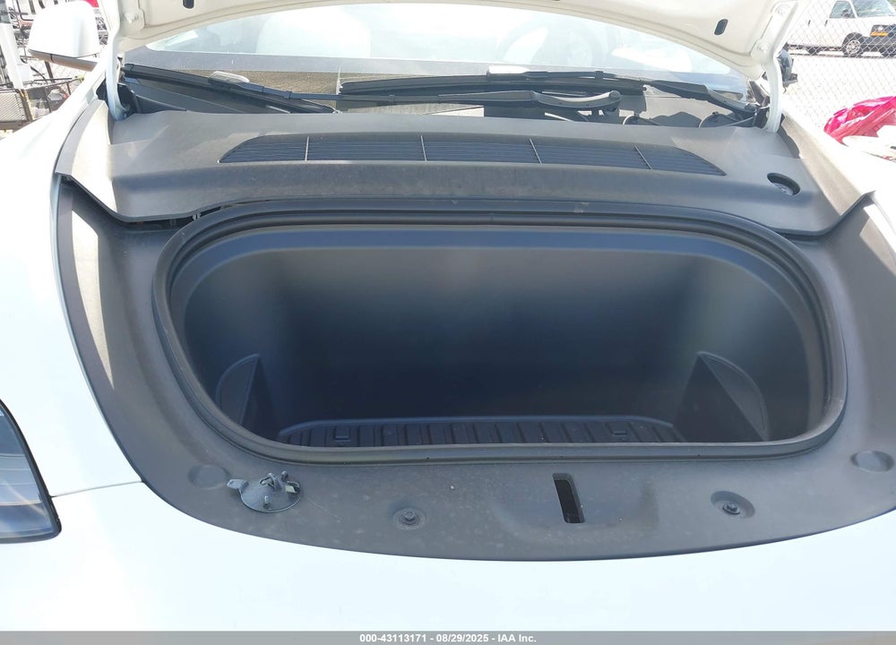 2023 TESLA MODEL Y VIN: 7SAYGDEE0PF890671