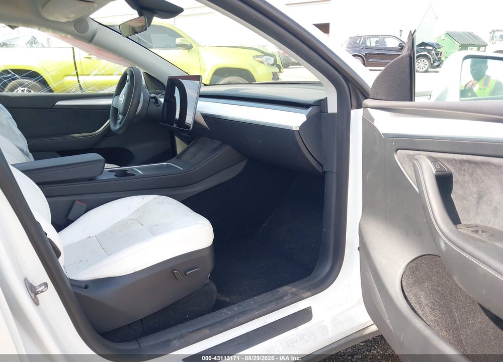 2023 TESLA MODEL Y VIN: 7SAYGDEE0PF890671