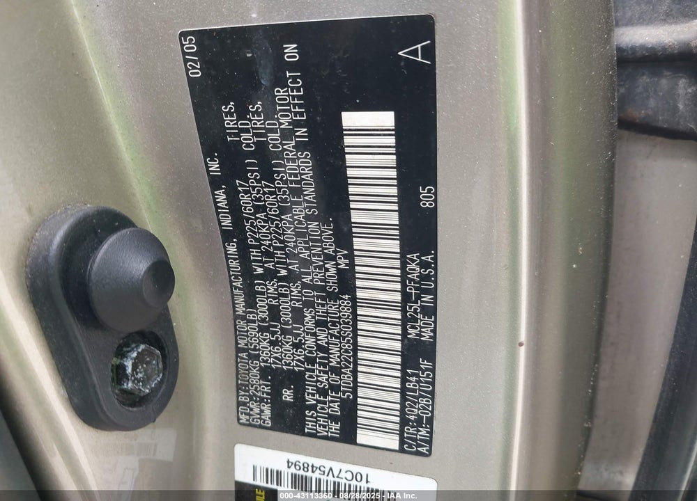2005 TOYOTA SIENNA XLE VIN: 5TDBA22C85S039884