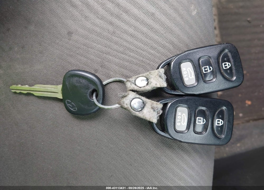 2013 HYUNDAI ELANTRA VIN: KMHDH4AE6DU979982