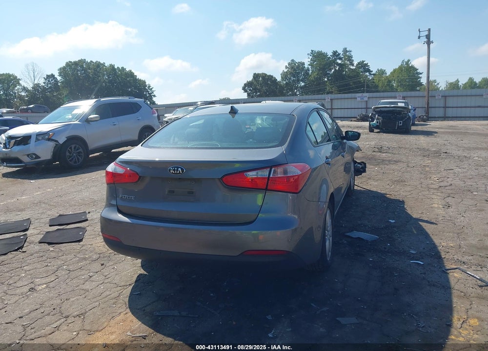2016 KIA FORTE VIN: KNAFX4A61G5608362